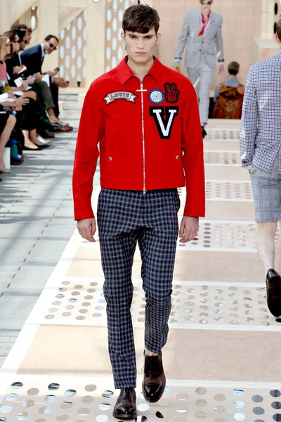 Look 8